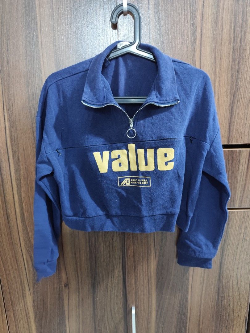 Blue crop quarter-zip sweatshirt with value print (Category: Coats, Jackets and Outerwear) located in Cavite. Submitted by zenshub (Listing ID 1467078384, Image 1). Description: Very comfy nitoo. Bagay sa pants or shorts. :).