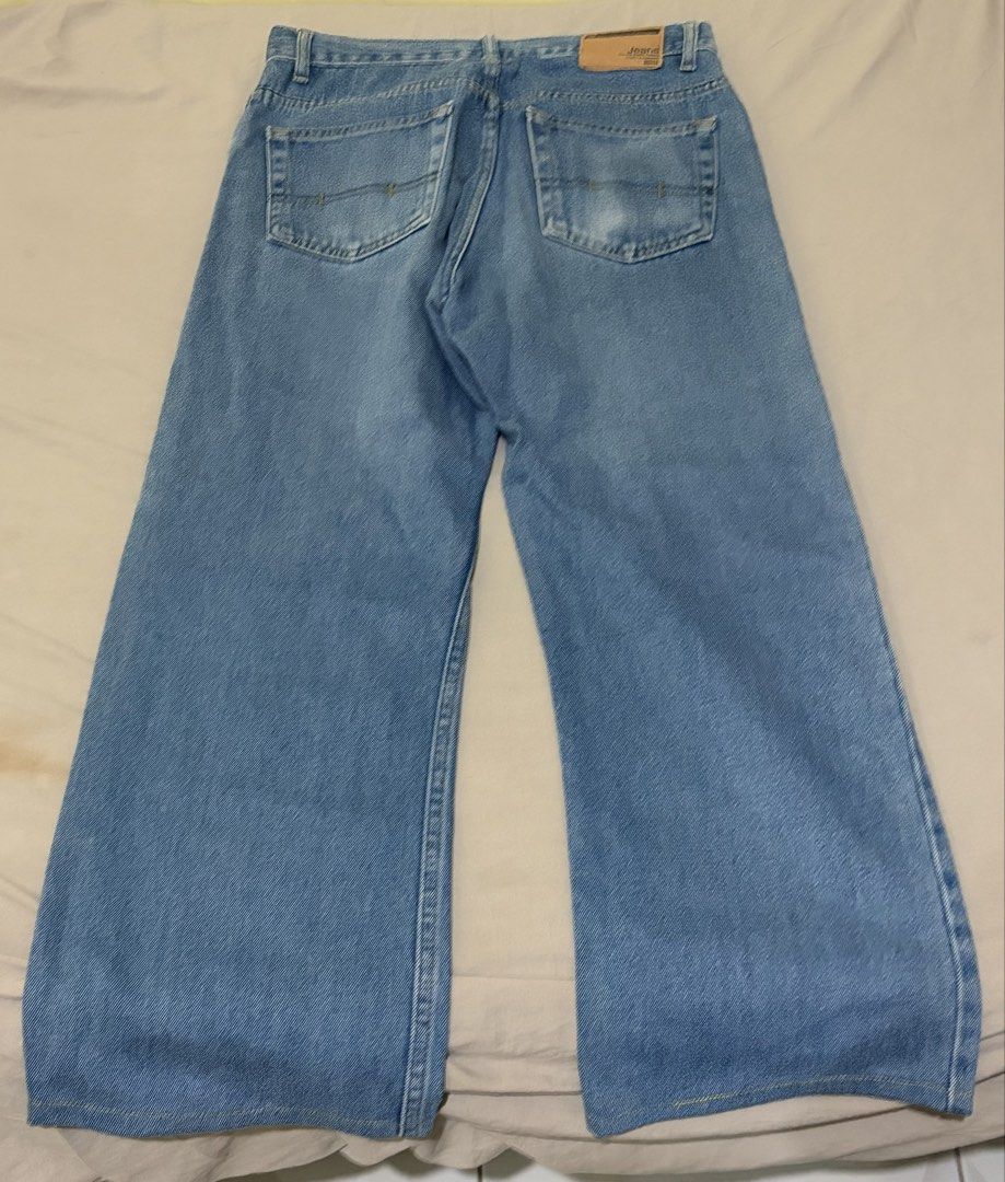 Blue Denim Jeans (Category: Jeans) located in Angeles City. Submitted by cocoblitz786 (Listing ID 1467032784, Image 2). Description: Waist: 32inches Dm for dimes/measurements No Issue/s.