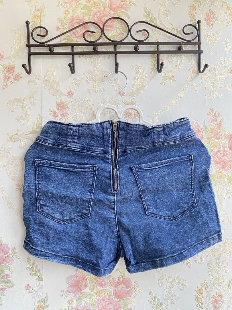 Blue Denim Shorts with Back Zipper and Pockets (Category: Shorts) located in Bulacan. Submitted by str4wberryjj (Listing ID 1467110762, Image 1). Description: - Style: Blue denim shorts with an edgy acid wash finish - Fit: Snug and stretchy for all-day comfort - Closure: Full-length center back zipper - Pockets: Two back patch pockets and two small front zip pockets - Details: Trendy rolled cuffs at the hem - Versatility: Great summer staple, eas