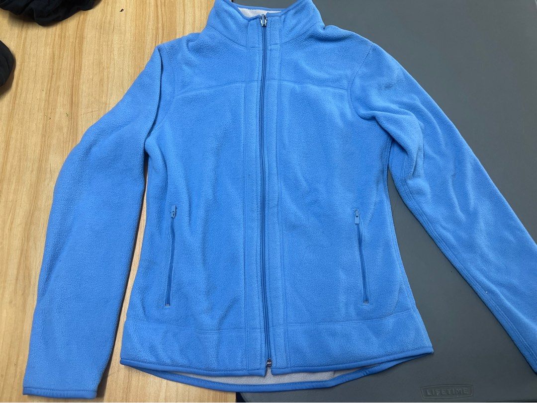Blue Full Zip Fleece Jacket with Pockets (Category: Coats, Jackets and Outerwear) located in Bulacan. Submitted by Domozz (Listing ID 1467033194, Image 1). Description: Length 24 Width 18 Women Small to medium Stretchable Fleece Jacket Womens.