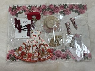 （分類：）位於 。 由 dolls.for.saleeee 提交（商品編號 1467020895，圖片 1）。簡介： 。