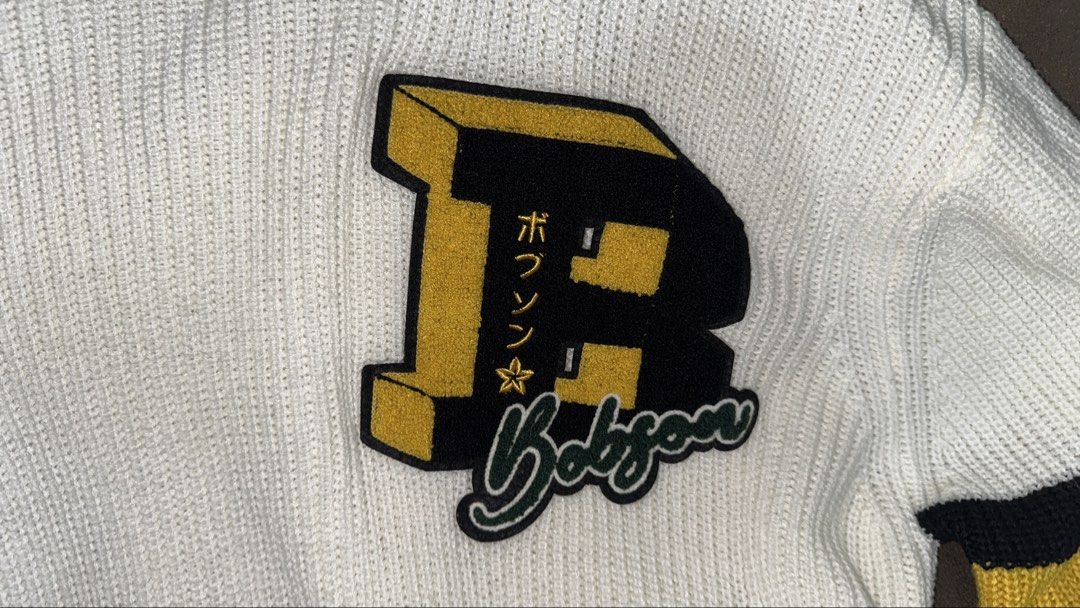 Bobson White Knit Sweater (Category: Longsleeves) located in Manila. Submitted by klmesco (Listing ID 1467058823, Image 2). Description: - Size: XL - White with yellow and black stripes -Heavyweight chunky knit - RFS: Decluttering, need funds 🥹.