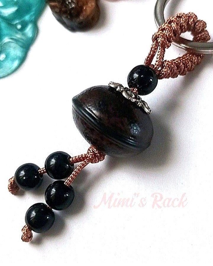 BODHI NUT SEED KEYRING KEYCHAIN (Category: Charms) located in Taguig. Submitted by mimisrack (Listing ID 1467159504, Image 3). Description: 🤎Sacred seed charm for mindfulness and everyday blessings -Bodhi nut seed symbolizes spiritual growth, awareness, and enlightenment -Traditionally associated with meditation and mindful living -Natural organic texture with earthy, grounding feel -Carried as a protective and blessing talisman -Lightweight and