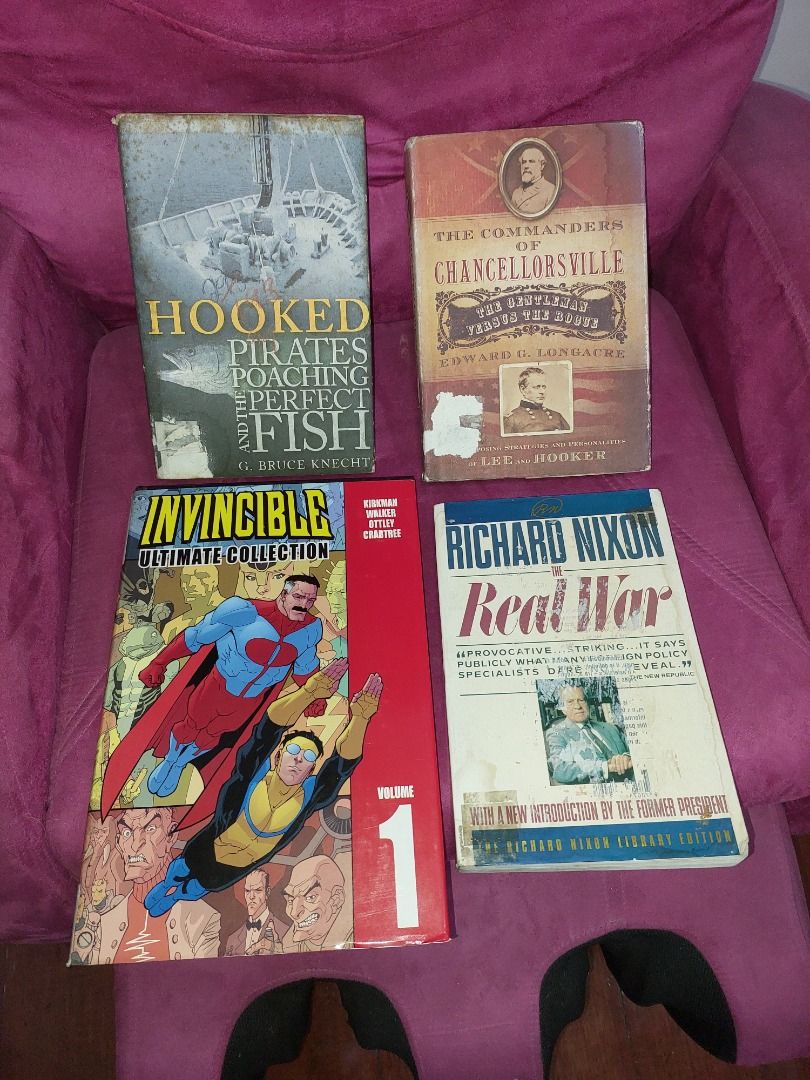 Books & Magazines (Category: Comics & Manga) located in Quezon City. Submitted by regermax (Listing ID 1467165188, Image 1). Description: Lot sale of 1 like new colored and glossy graphic novel and 3 used and assorted non-fiction books for Php 200. .