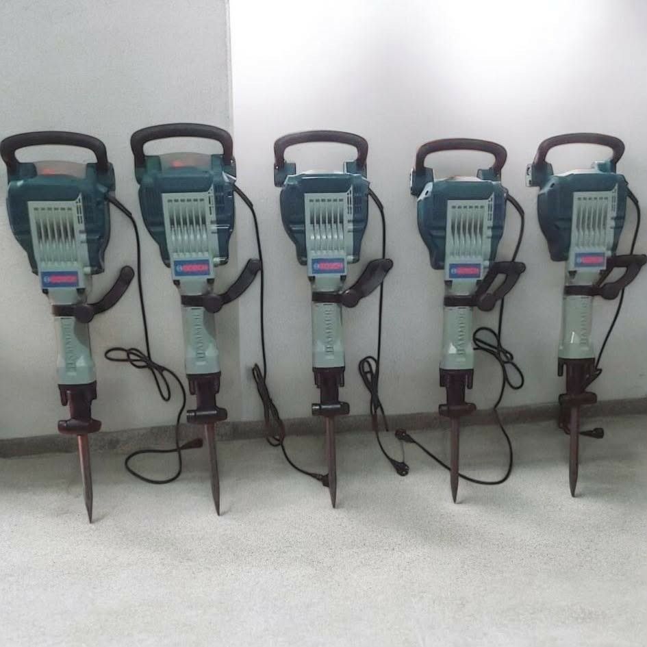 BOSCH DEMOLITION JACKHAMMER 95MM (Category: Construction Tools & Equipment) located in Manila. Submitted by eleihtoyon43085 (Listing ID 1466996737, Image 1). Description: 👍🏻 BRAND NEW 👍🏻 HEAVY DUTY 👍🏻 GOOD QUALITY 👍🏻 GOOD CONDITION 👌🏻 COMPLETE SET 👌🏻W/SERVICE WARRANTY 🌟PM ME FOR FAST TRANSACTION.
