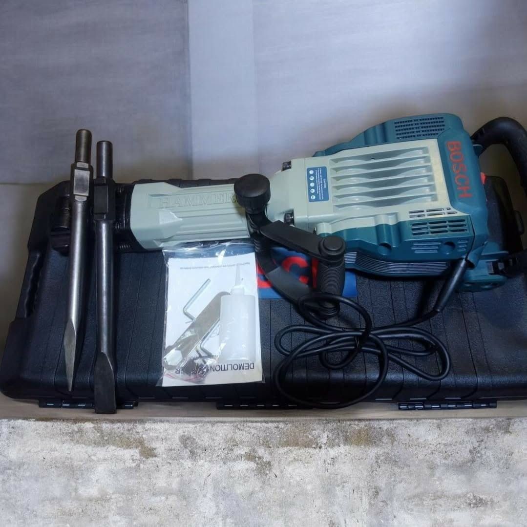 BOSCH DEMOLITION JACKHAMMER 95MM (Category: Construction Tools & Equipment) located in Manila. Submitted by eleihtoyon43085 (Listing ID 1466996737, Image 2). Description: 👍🏻 BRAND NEW 👍🏻 HEAVY DUTY 👍🏻 GOOD QUALITY 👍🏻 GOOD CONDITION 👌🏻 COMPLETE SET 👌🏻W/SERVICE WARRANTY 🌟PM ME FOR FAST TRANSACTION.