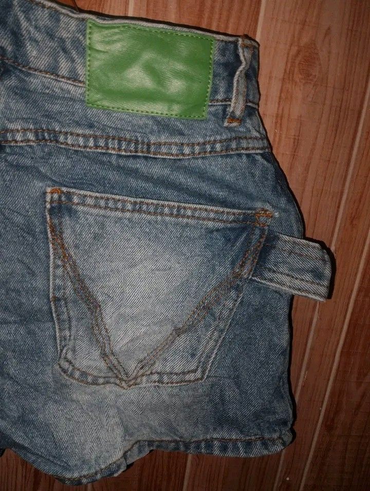 BOTTEGA VENETA (Category: Shorts) located in Taguig. Submitted by clothingselection (Listing ID 1467053232, Image 3). Description: PTPA BOTTEGA VENETA WIDTH 28 LENGTH 12 EXCELLENT CONDITION NID WASH FRESH FROM BALE.