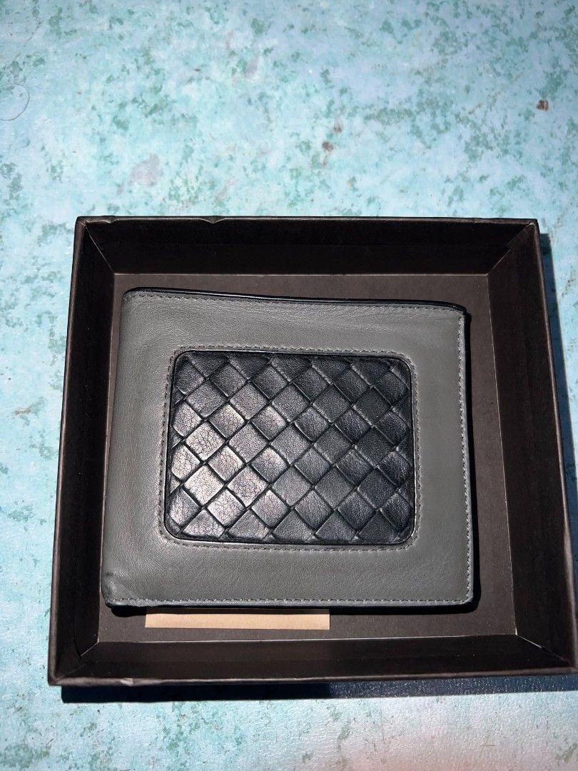 Bottega Veneta (Category: Activewear) located in Manila. Submitted by aamir1224 (Listing ID 1467145479, Image 3). Description: .