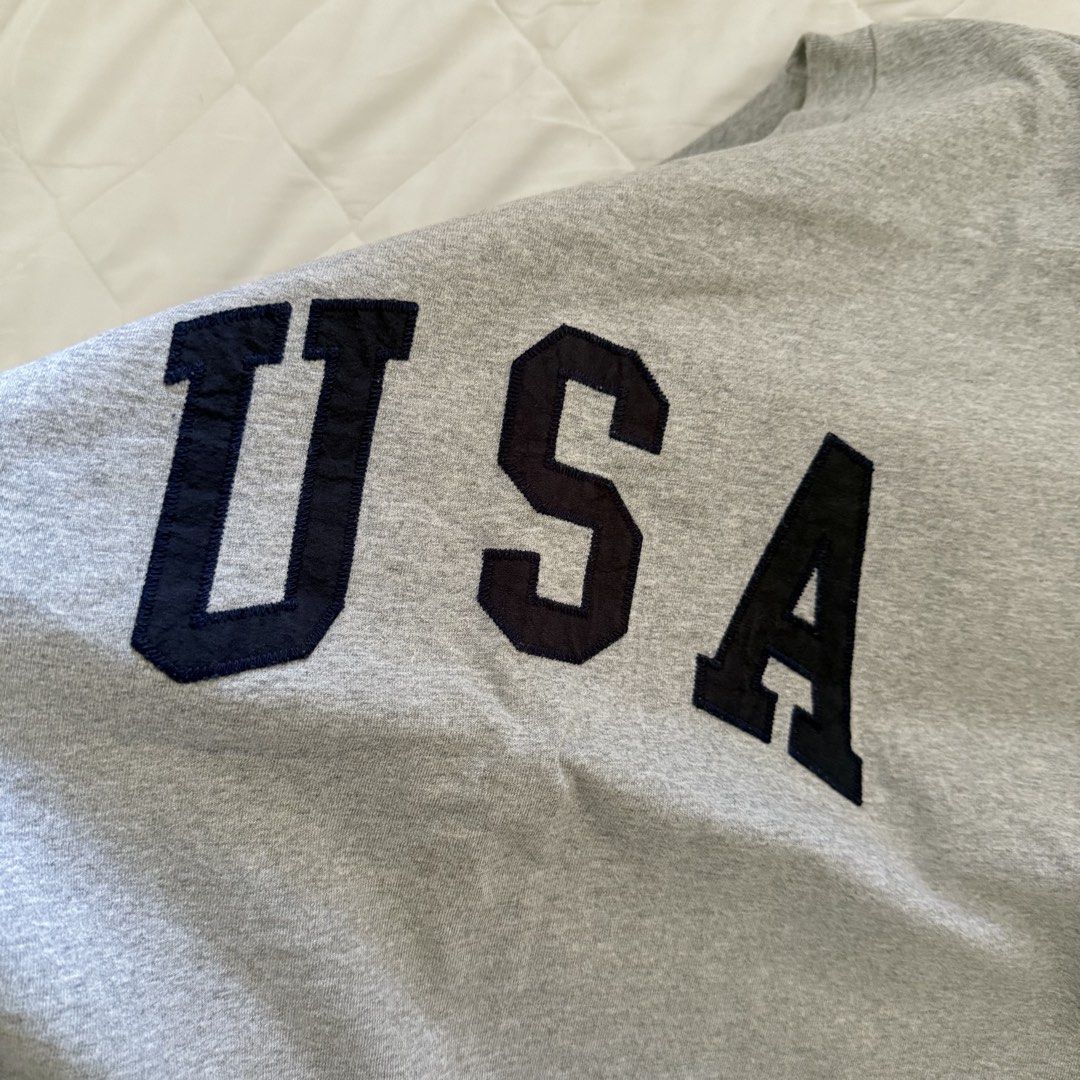 Brandy Melville USA Shirt (Category: Shirts) located in Davao. Submitted by aug_amari (Listing ID 1467003281, Image 3). Description: oversize fit s-m.