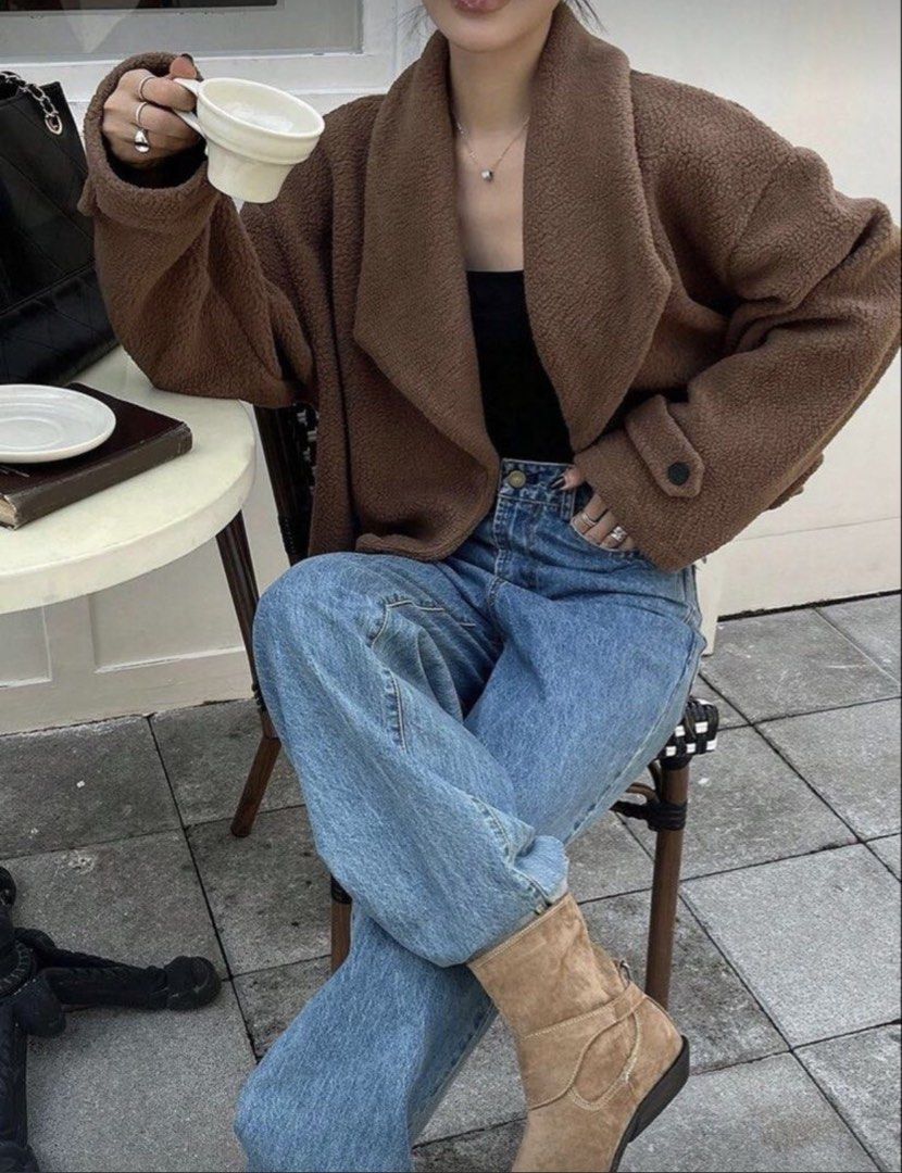 Brown Faux Fur Jacket (Category: Coats, Jackets and Outerwear) located in Manila. Submitted by ellejin (Listing ID 1467020202, Image 3). Description: Used once on a trip.