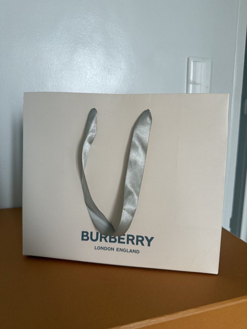 Burberry Paper Bag (Category: Luxury Bags & Wallets) located in Pasig City. Submitted by roadtominimalism09 (Listing ID 1467024840, Image 3). Description: Measurements: 10(H), 8(w) x 4.5 (depth) Fragrance paper bag .