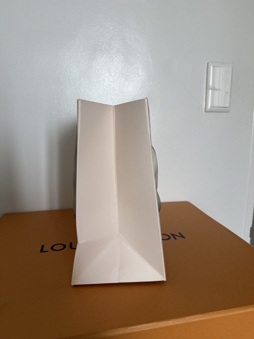 Burberry Paper Bag (Category: Luxury Bags & Wallets) located in Pasig City. Submitted by roadtominimalism09 (Listing ID 1467024840, Image 2). Description: Measurements: 10(H), 8(w) x 4.5 (depth) Fragrance paper bag .