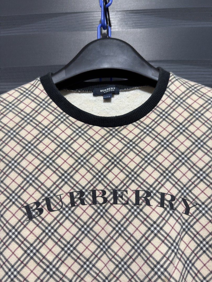 Burberry Sweatshirt (Category: Longsleeves) located in Calumpit. Submitted by Essentiality (Listing ID 1467017916, Image 2). Description: Burberry Sweatshirt 17.5x21 Washable stain ₱1,000.