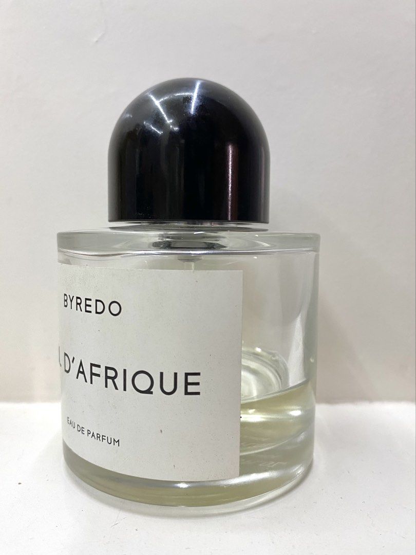 Byredo Bal D’ Afrique edp 100ml Partial (Category: Fragrance & Deodorants) located in Mexico. Submitted by happymoby (Listing ID 1467050770, Image 2). Description: Bottle size 100ml Juice level 30ml Bal d’Afrique by Byredo is a Floral fragrance for women and men. Bal d’Afrique was launched in 2009. The nose behind this fragrance is Jérôme Epinette. Top notes are Bergamot, African Marigold and Buchu or Agathosma; middle notes are Violet and Cyclam