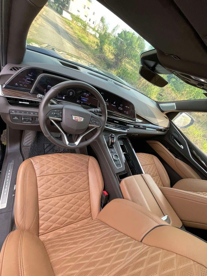 Cadillac Escalade ESV Auto (Category: Used Cars) located in Makati City. Submitted by yahj_takahashi (Listing ID 1467148531, Image 2). Description: 2023 Cadillac Escalade brand new condition 4,000 mileage only no issue 100% fresh interior in and out 1st owner complete original or c.r.