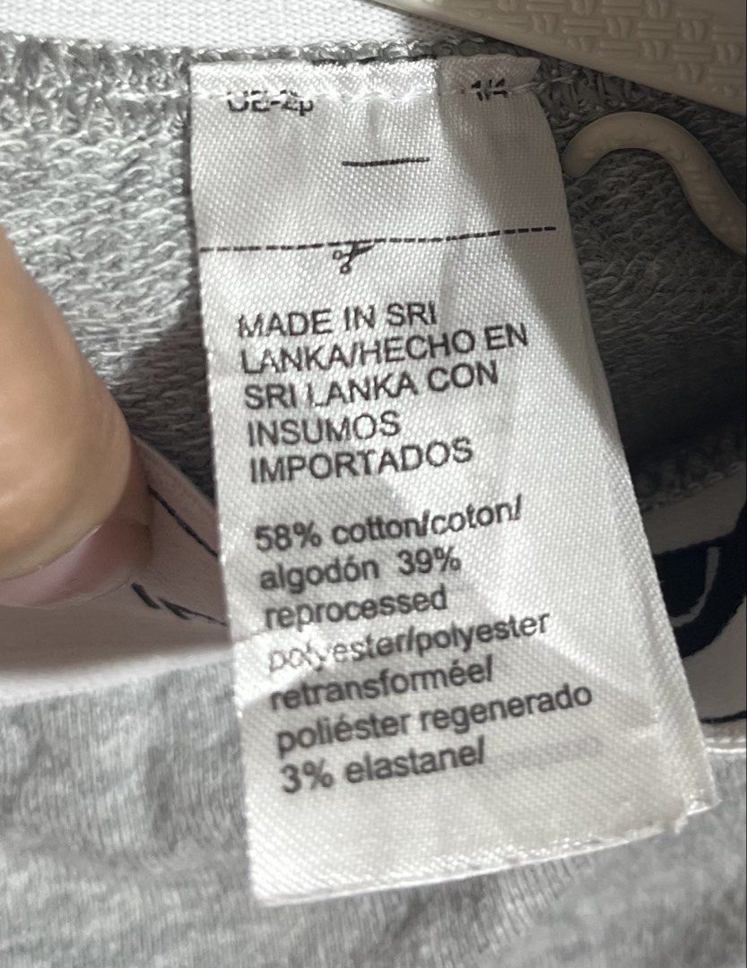 Calvin Klein Grey Jogger Pants (Category: Sleep and Loungewear) located in General Tinio. Submitted by strawberrieees (Listing ID 1467067474, Image 3). Description: - Brand: Calvin Klein - Item: Sleepwear / Lounge Pants - Color: Heather Grey - Size: S on tag but can fit to 26-30 -Length: 35 - Features: Branded elastic waistband, ribbed ankle cuffs - FIXED PRICE‼️ - MOP: Gcash -J&T ONLY.