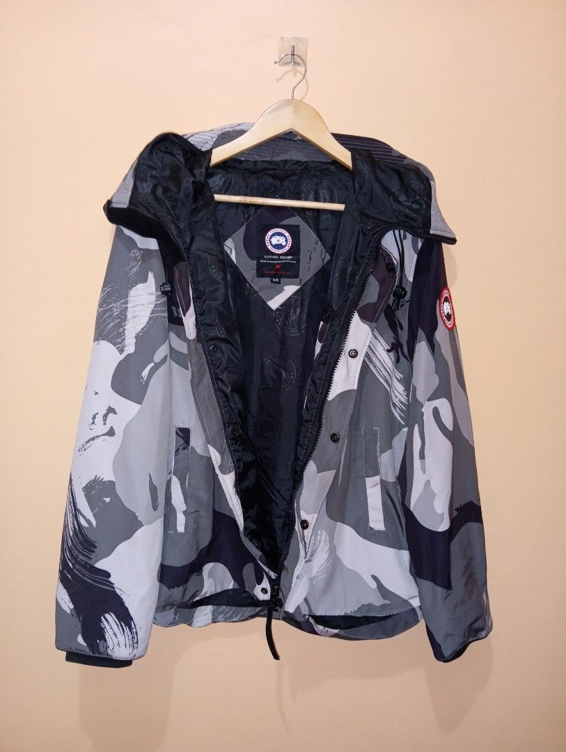 Canada Goose modern seawolf camo rain jacket (Category: Activewear) located in Cabuyao City. Submitted by ianthriftph (Listing ID 1466990504, Image 2). Description: Open for unli vedio call or meet up around cabuyao Laguna.