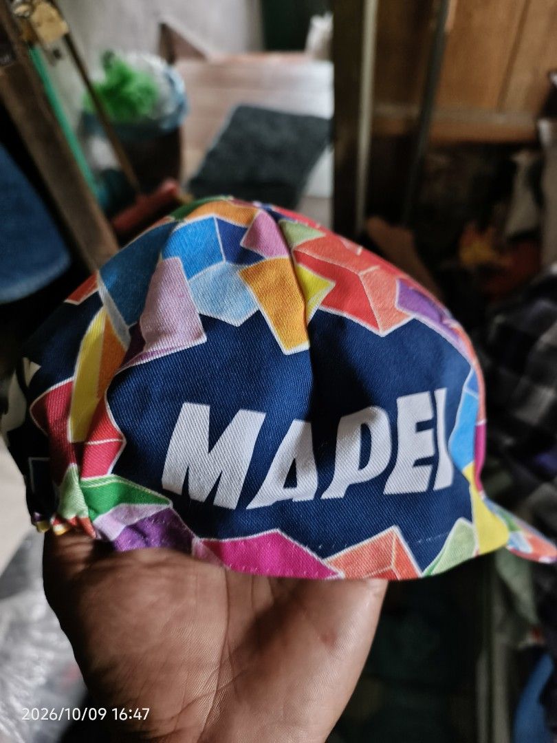Cap (Category: Cap & Hats) located in Kuala Lumpur. Submitted by freedeer.249283 (Listing ID 1466974934, Image 3). Description: condition padu.