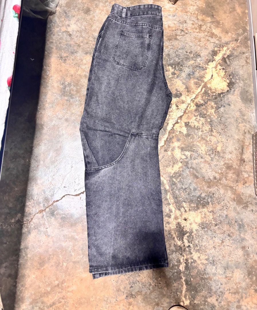 Cargo pants black washed (Category: Jeans) located in Caloocan City. Submitted by esonmuchx (Listing ID 1466995403, Image 2). Description: For womens 5xl on tag.