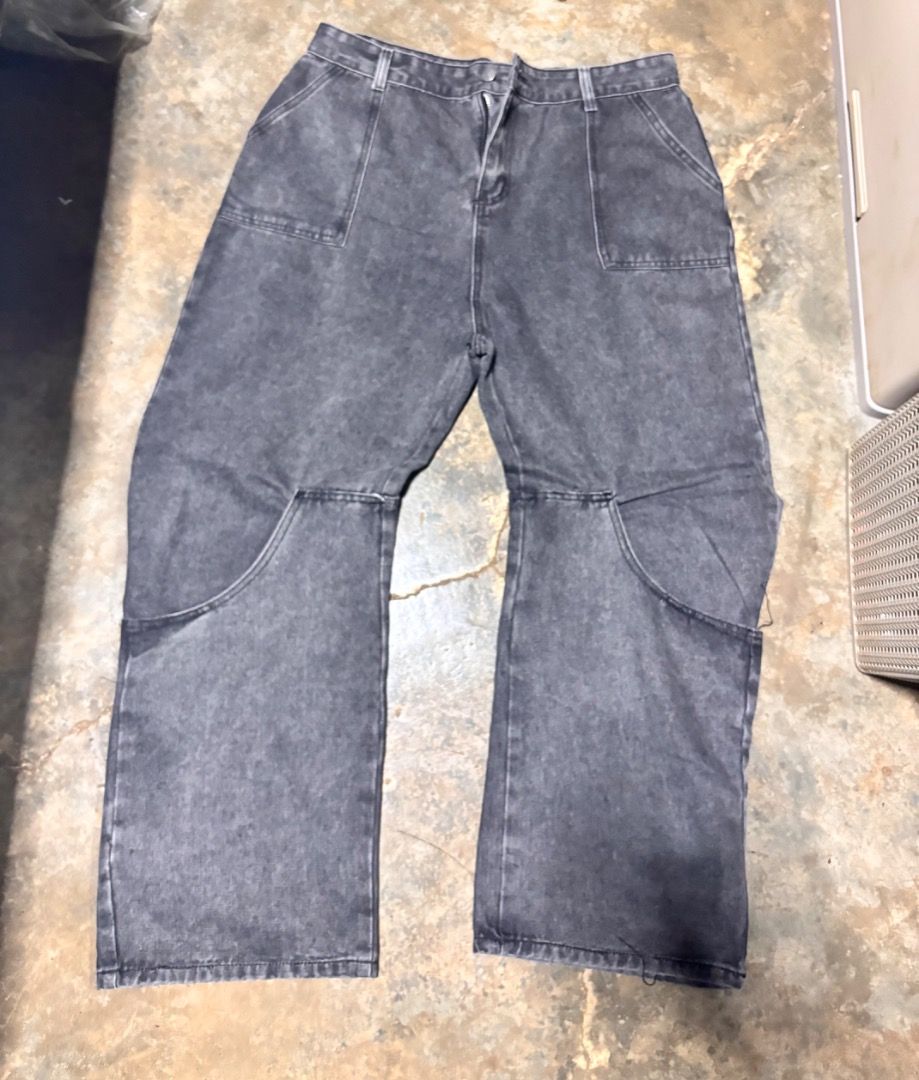 Cargo pants black washed (Category: Jeans) located in Caloocan City. Submitted by esonmuchx (Listing ID 1466995403, Image 1). Description: For womens 5xl on tag.