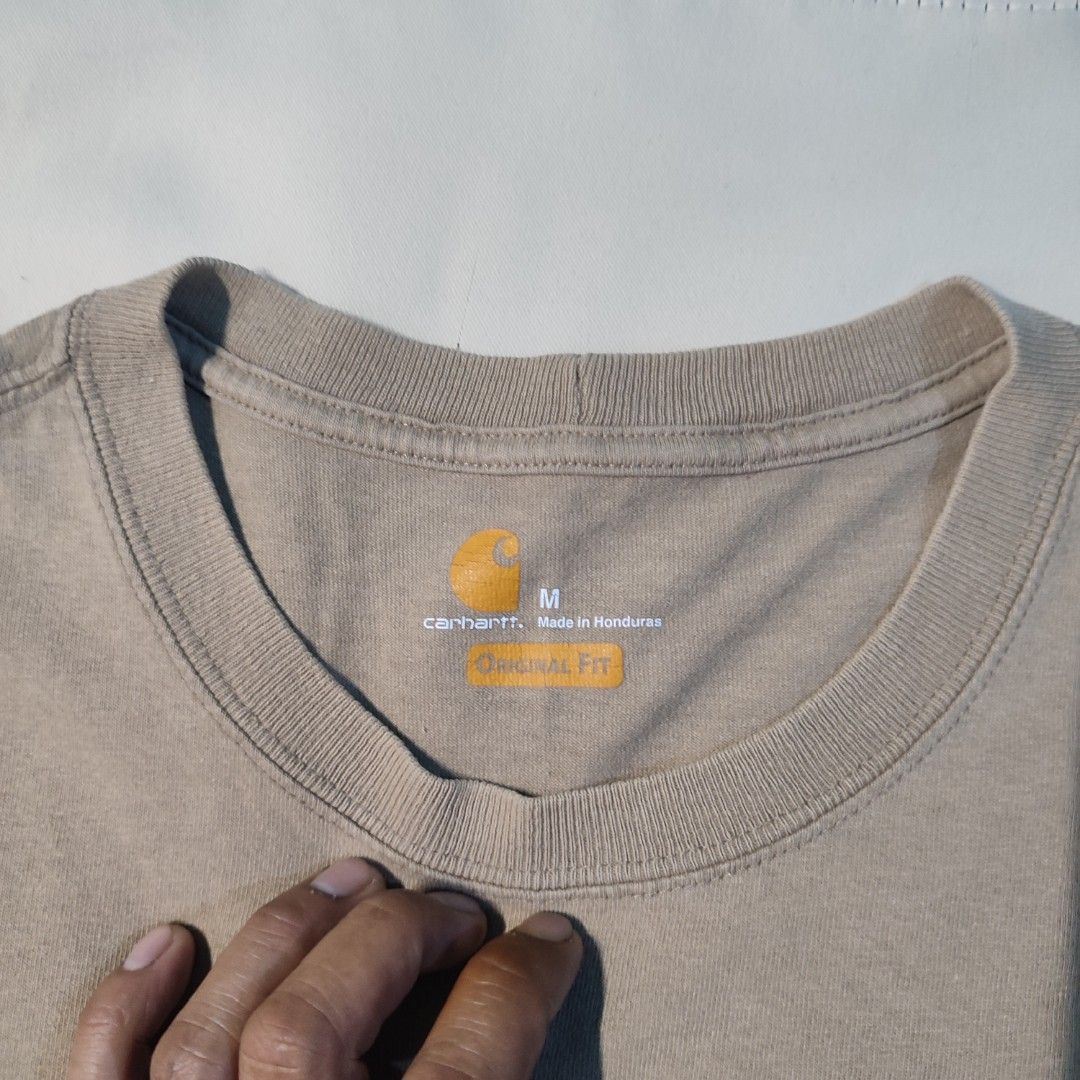 CARHARTT POCKET TEE K87 (Category: Tshirts & Polo Shirts ) located in Tarlac. Submitted by joel_dat_kom_187 (Listing ID 1467062074, Image 3). Description: CARHARTT POCKET TEE K87 22.5 x 29 ( MEDIUM ) 9 UP / 10 COLORATE & CONDITION 9 UP/10 CONDITION NEED WASH 📍 ISSUE LAST PICTURE OIL STAIN.