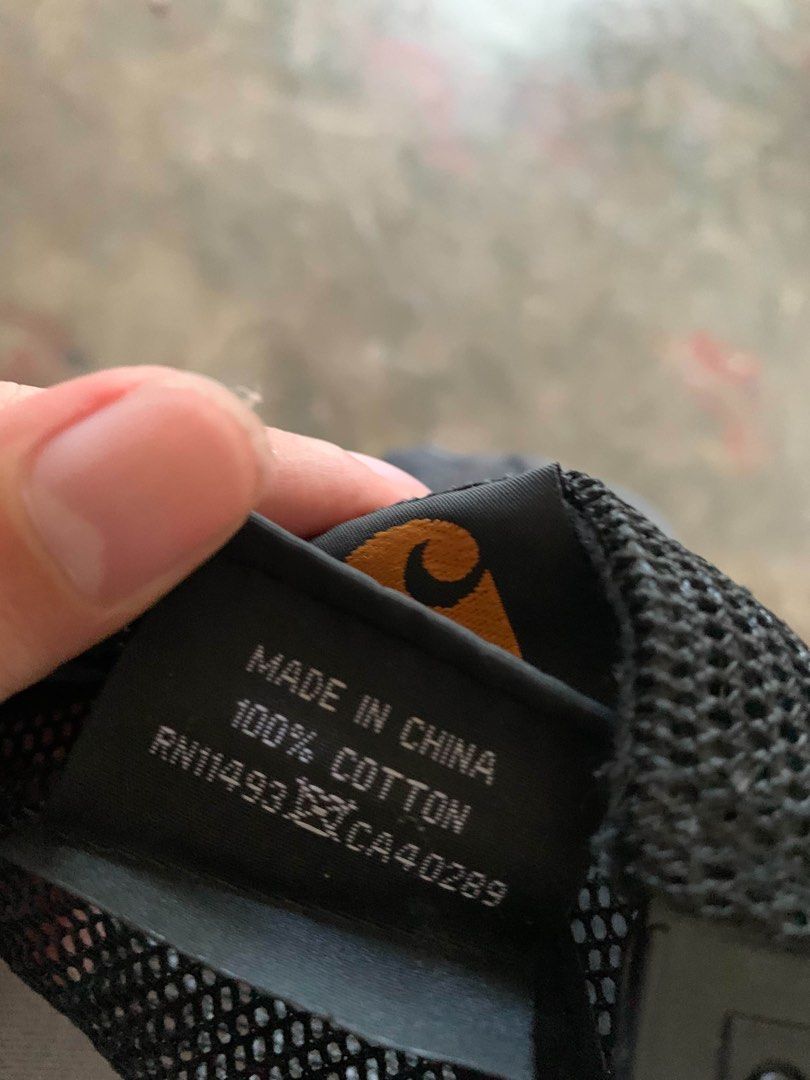 Carhartt Trucker Hat Tan and Black Snapback Cap (Category: Caps & Hats) located in Manila. Submitted by rencify (Listing ID 1467141129, Image 2). Description: Good condition need wash.