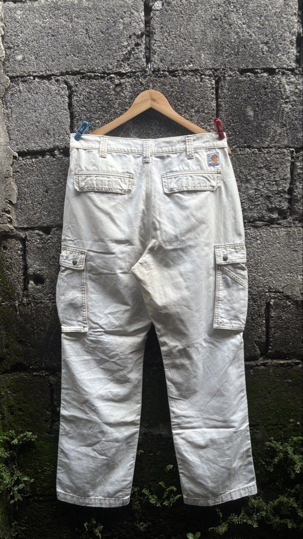 Carhartt Unlined Rugged Relaxed Fit Cargo Pants (Category: Jeans) located in Quezon City. Submitted by erodinamict (Listing ID 1467070302, Image 2). Description: Good Condition Waist:32 Length:41 Thigh:13 Hem:9.