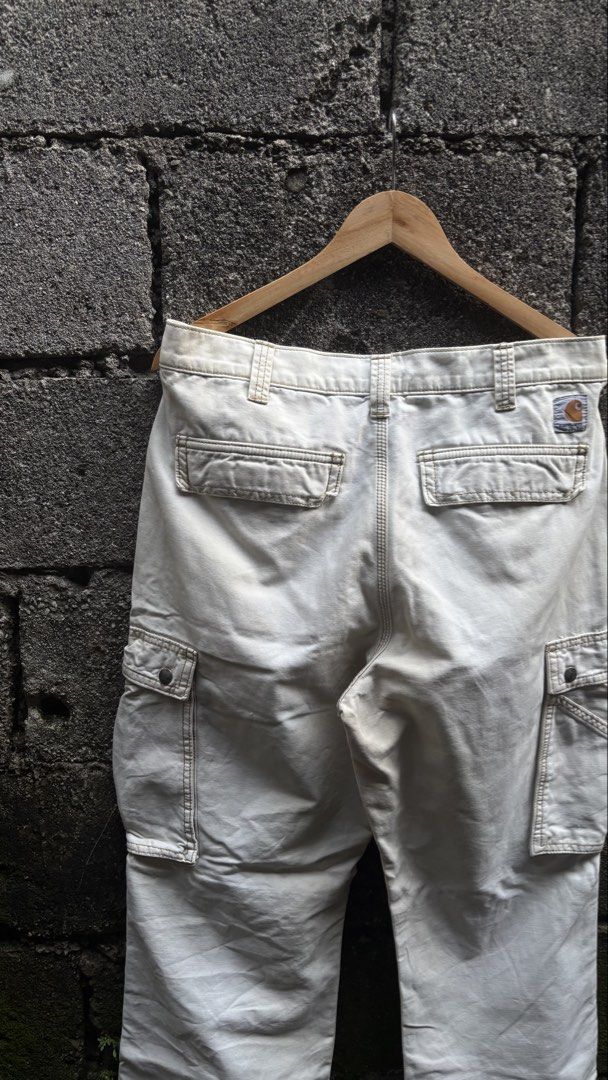 Carhartt Unlined Rugged Relaxed Fit Cargo Pants (Category: Jeans) located in Quezon City. Submitted by erodinamict (Listing ID 1467070302, Image 3). Description: Good Condition Waist:32 Length:41 Thigh:13 Hem:9.