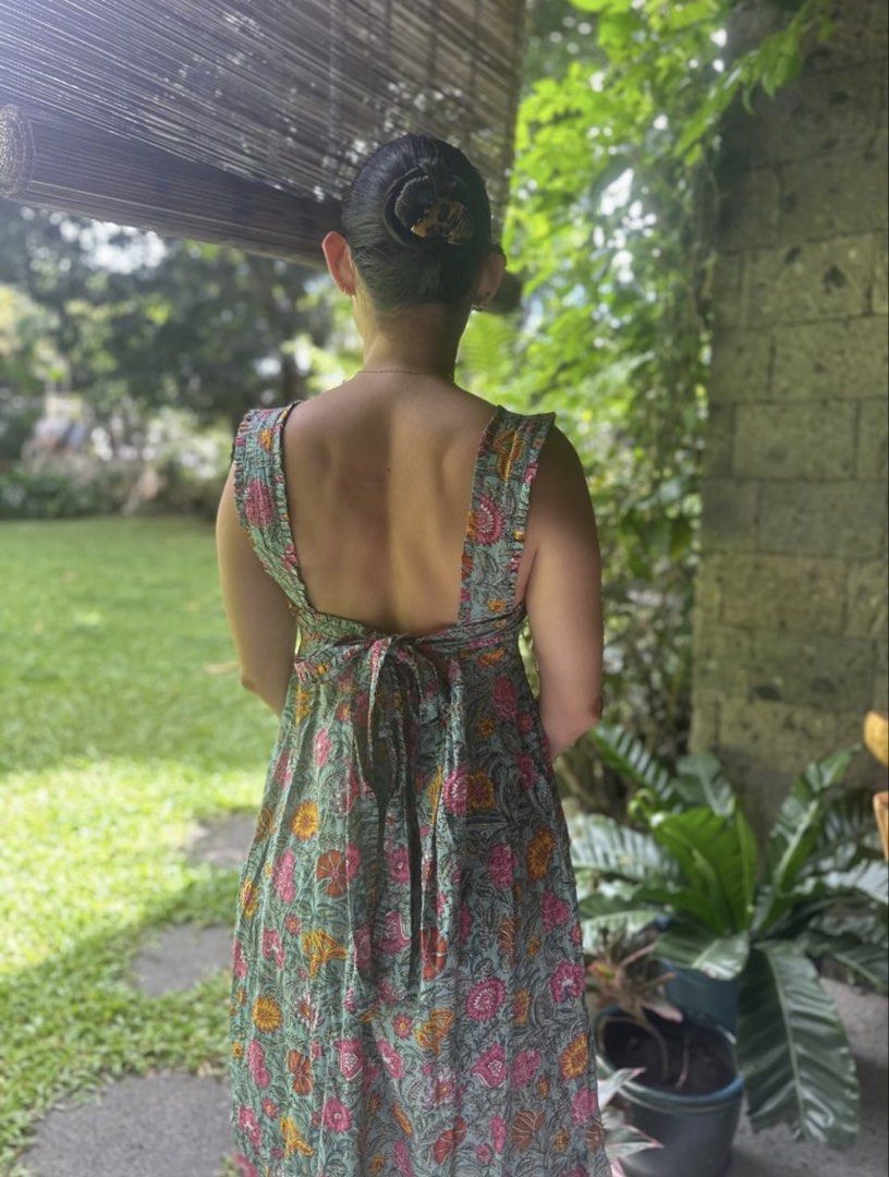 Cariloo Dress (Category: Dresses) located in Quezon City. Submitted by pre.by.a (Listing ID 1467115442, Image 3). Description: Size XS/S RFS: wrong size.