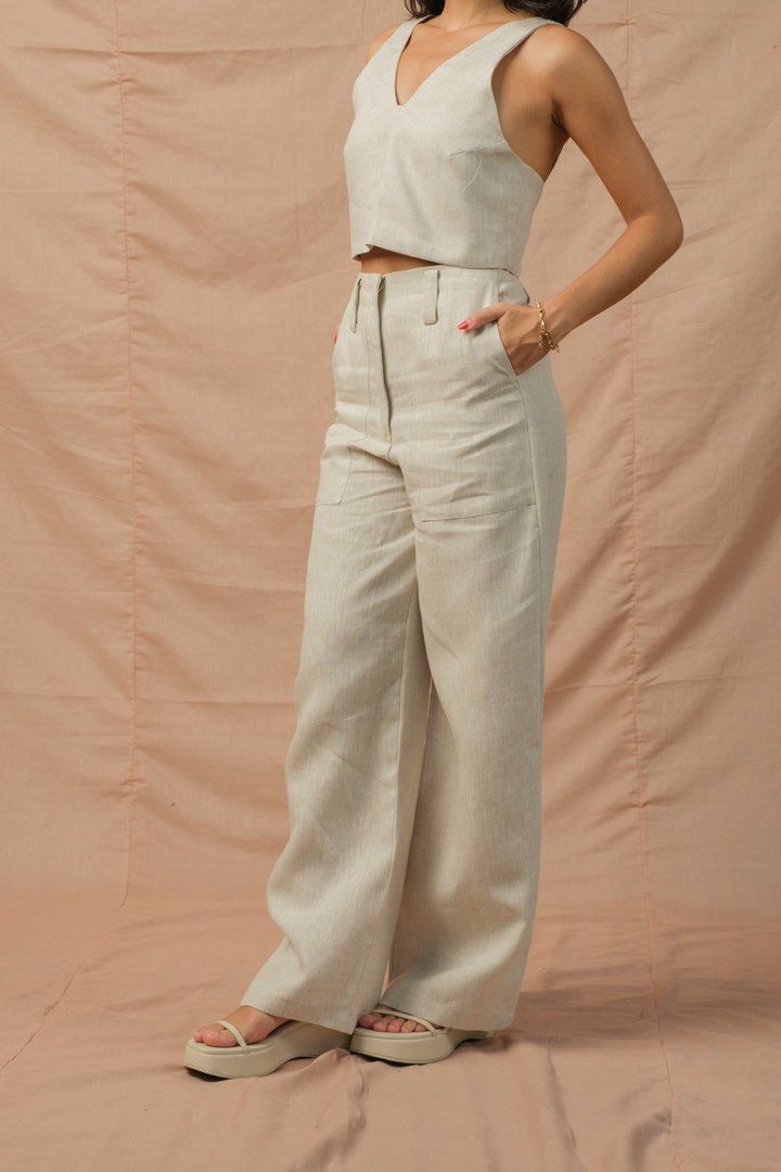 Carino Nadia Pants (Category: Other Bottoms) located in Makati City. Submitted by avlca (Listing ID 1467035403, Image 1). Description: Carino Nadia Pants used once or twice only RFS: doesnt fit me anymore 📦 Buyer to arrange pickup from my address 📍 Legazpi Village, Makati Buyers to please note: - I do not entertain accounts with little to no buyer/seller reviews - I do not entertain “lp?” “last price?” Instead, offers are kindly considered or n