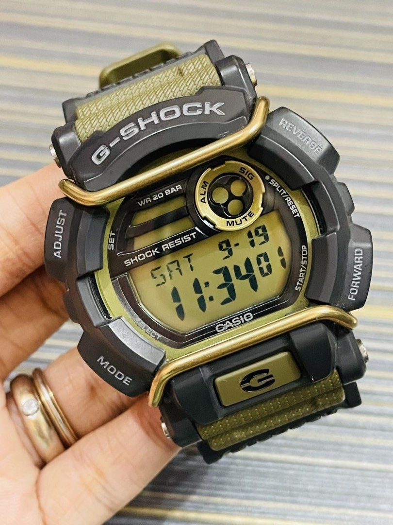 Casio G-Shock GD-400 Olive Gray Digital Watch (Category: Men's Watches) located in Paranaque City. Submitted by robertsoon.08 (Listing ID 1467033725, Image 3). Description: Casio G-Shock GD-400 Olive Gray 49mm case size Good running condition Preloved used watch Authentic/Original Watch only!! with provided box ordinary.