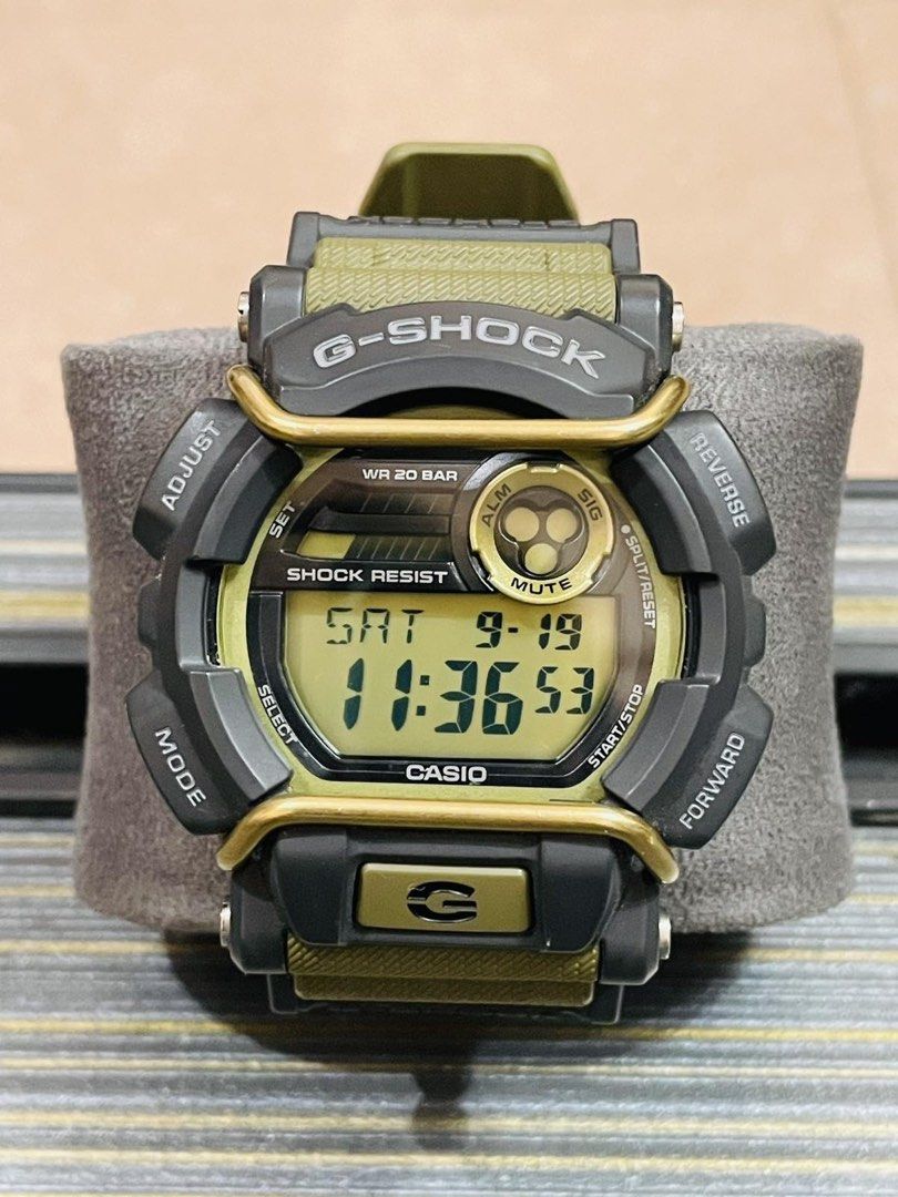 Casio G-Shock GD-400 Olive Gray Digital Watch (Category: Men's Watches) located in Paranaque City. Submitted by robertsoon.08 (Listing ID 1467033725, Image 1). Description: Casio G-Shock GD-400 Olive Gray 49mm case size Good running condition Preloved used watch Authentic/Original Watch only!! with provided box ordinary.