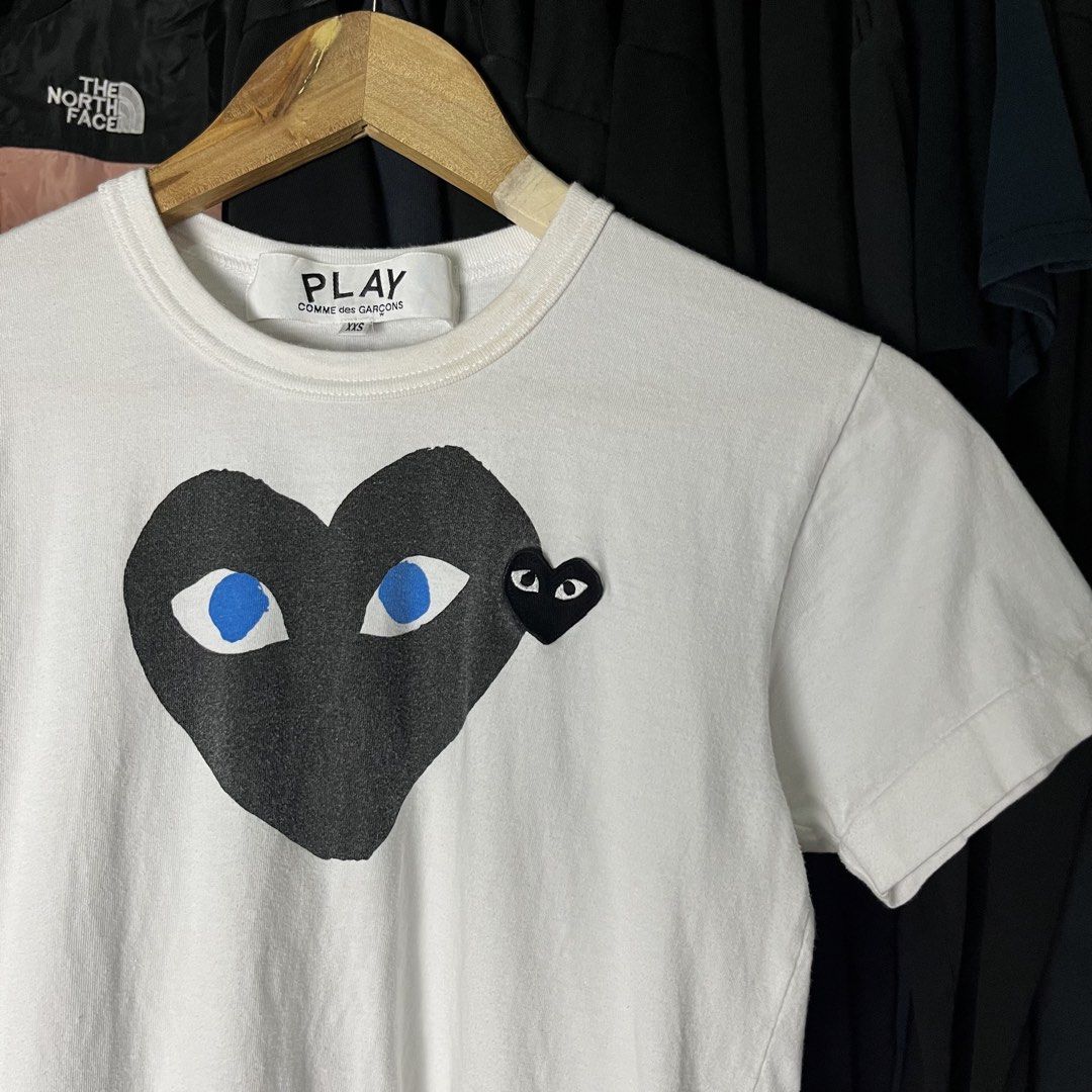 CDG PLAY BIG LOGO DESIGN (Category: Luxury Apparel) located in Daet. Submitted by wearthriftingcloth. (Listing ID 1467144230, Image 2). Description: 👕PLAY Size:S Measurement: W16xL21 Issue(s): NONE Condition: 9.5/10 Color rate: 9.5/10 ➡️Swipe- to see more detail pic 📌No Deleting/Cancelation‼️ 📌Color may Vary Due to Lighting‼️ 📌Please be responsible buyer Bogus/Flaker will be posted‼️ 📌All ltems Need Wash‼️.
