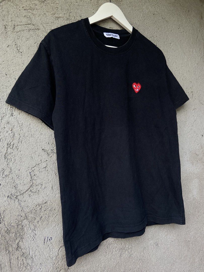 Cdg Play Black Tshirt (Category: Formal Shirts) located in Cavite. Submitted by abasolo_jv (Listing ID 1467006081, Image 3). Description: Good Condition 9.8/10 Color Rate No pin hole cut wash tag 20.4x26 Dimes try to offer.