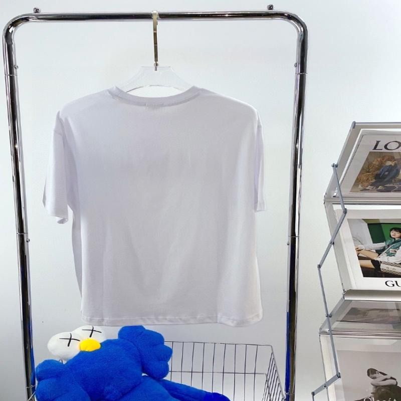 CE品牌 早春夏季限定款小熊短袖T恤 （分類：T-shirt、恤衫、有領衫）位於 Hong Kong。 由 styessagan49636 提交（商品編號 1466974430，圖片 3）。簡介： 📏 尺碼：S-XXL，只出優質靚貨📸 全數圖片均為真實實拍🏼 所見即所得，信心保證！設有售後退換服務，不提供面交，所有訂單只透過快遞寄送。。