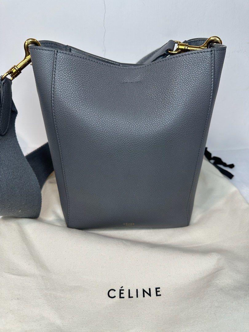 Celine bucket bag （分類：手袋及銀包）位於 Hong Kong。 由 reluxemansion 提交（商品編號 1466988107，圖片 2）。簡介： Celine bucket bag with dust bag. 90% new。
