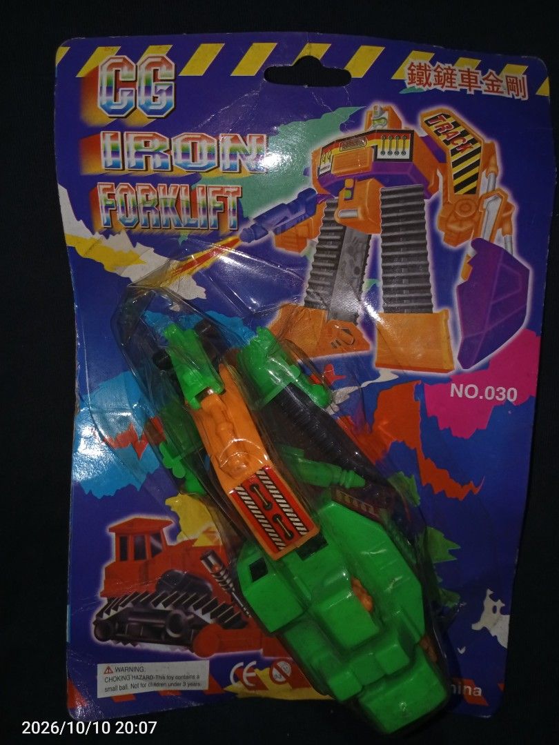CG Iron Forklift Mini Transforming Robot (Category: Vintage Collectibles) located in Davao. Submitted by banana.pancake (Listing ID 1467164712, Image 1). Description: Vintage Transforming Robot Sealed.