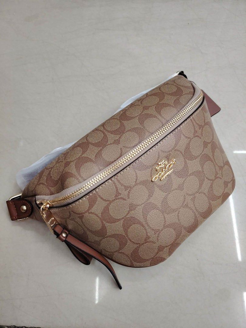 CH Belt Bag with box bnew (Category: Cross-body Bags) located in Manila. Submitted by mimi4373 (Listing ID 1467114978, Image 3). Description: - Auth Coach belt bag and crossbody purse options.