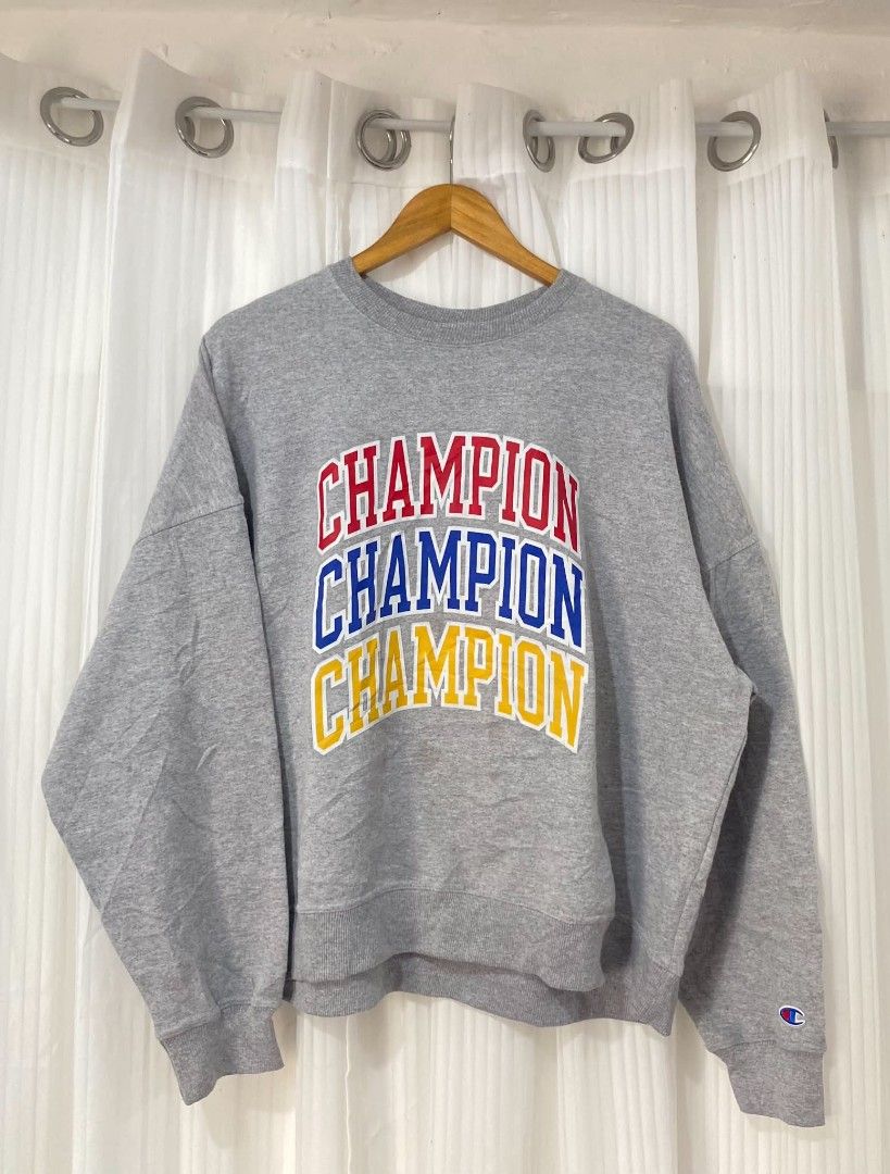 Champion boxy crewneck (Category: Activewear) located in Tarlac. Submitted by dinnuh4e (Listing ID 1467054635, Image 2). Description: Champion boxy crewneck 2xl 25x25.5 Excellent -450 Pm📥.