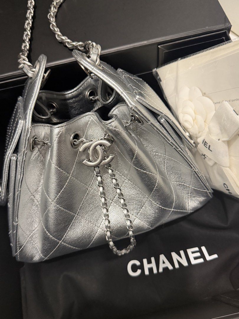 Chanel 25 Mini (Category: Luxury Bags & Wallets) located in Cainta. Submitted by abcd.declutters (Listing ID 1467047424, Image 1). Description: -Selling for friend -Brand new, Unused -Complete inclusions (Paperbag, Dustbag,Papers,Box) -Giftable -Third & Fourth pic WW inspo only.