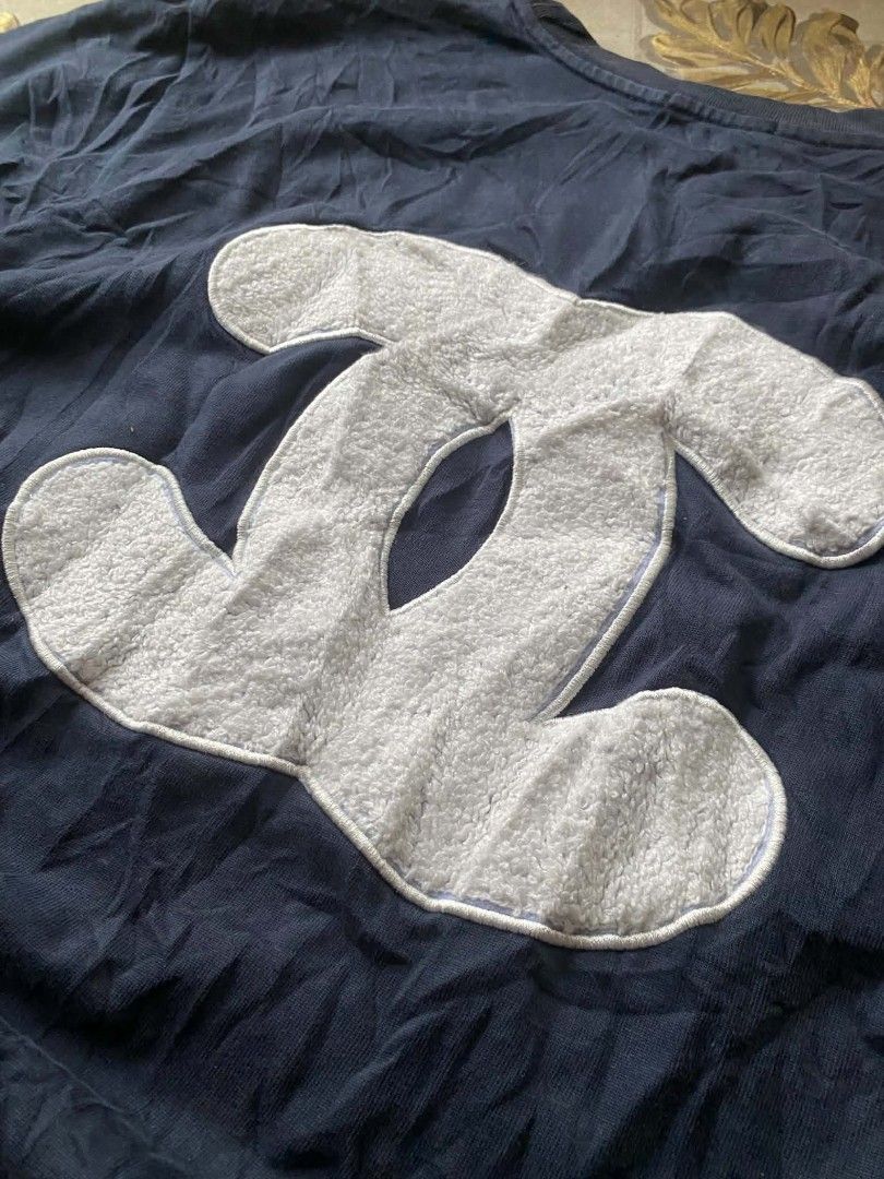 CHANEL SHIRT BIG LOGO (Category: Tshirts & Polo Shirts ) located in Dipolog. Submitted by 2hccollective (Listing ID 1467125136, Image 3). Description: GOOD CONDITION NO ISSUE LARGE 9/10 COLORATE 24 x 29.
