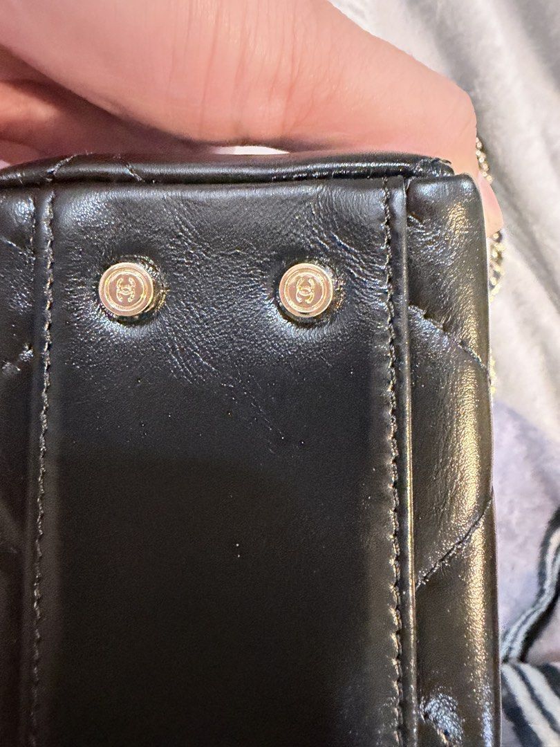 Chanel Vanity Chain Bag (Category: Luxury Bags & Wallets) located in Quezon City. Submitted by markandrewson1123 (Listing ID 1467135701, Image 3). Description: Chanel vanity bag in shiny calfskin Light gold hardware With slight flaw on the mirror (small stains) NGA.