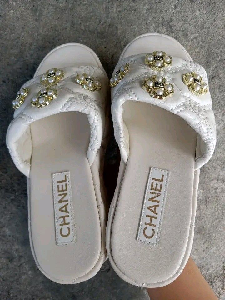 Chanel White Cream sandals (Category: Sandals) located in Koronadal. Submitted by joeannmahi28609 (Listing ID 1467120153, Image 3). Description: Chanel sandals made in Italy size eur 39 for women's only coded in goods condition ukay source sino bet nito ganda Chanel mine nyo na.