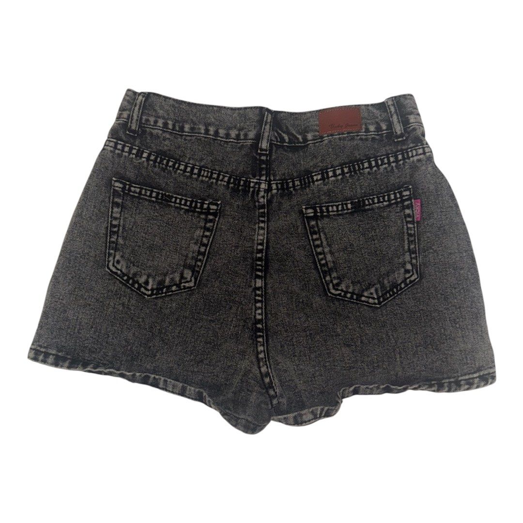 Charcoal Grey Denim Skort (Category: Activewear) located in Santa Rosa. Submitted by elo.declutters (Listing ID 1467156492, Image 2). Description: For all the commute girlies, this skort is the one! I enjoyed commuting with these. Letting it go because I have one in my size and of different color. RFS: Duolicates Condition: 10/10 (Excellent).