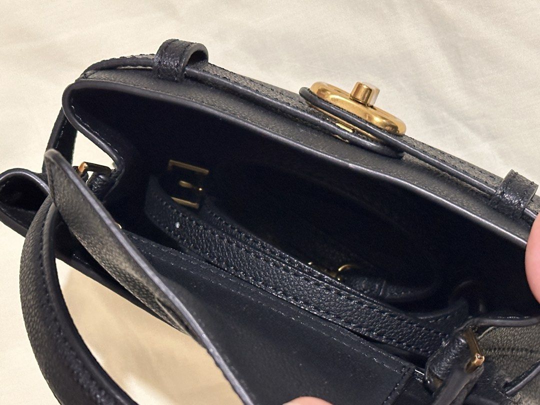 Charles & Keith Aubrielle Bag (Category: Cross-body Bags) located in Cavite. Submitted by thepalmstreet (Listing ID 1467036634, Image 2). Description: .