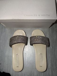 (Category: ) located in . Submitted by preloved_002 (Listing ID 1466995026, Image 1). Description: .