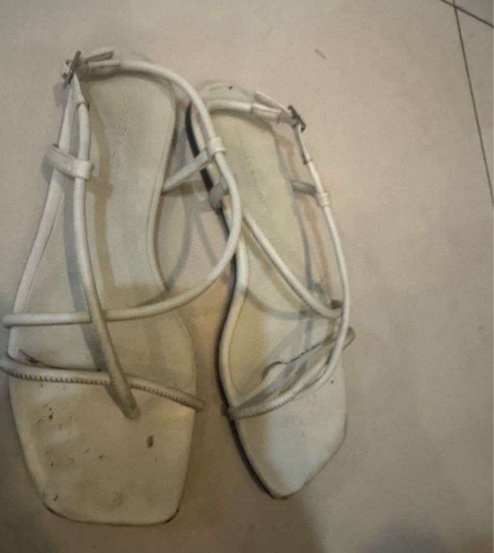 Charles and Keith flats 37 (Category: Flats & Sandals) located in Quezon City. Submitted by prelovedsaleitems (Listing ID 1467018550, Image 3). Description: .