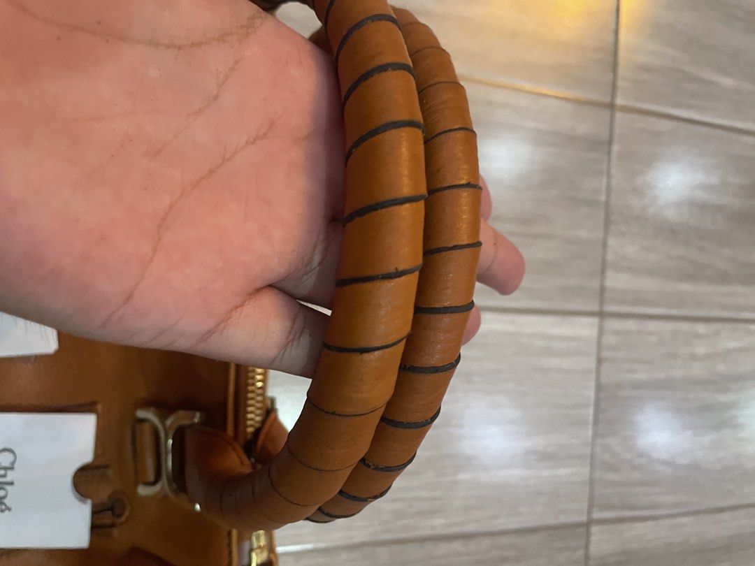 Chloe Marcie Large (Category: Luxury Bags & Wallets) located in Las Pinas. Submitted by dhliacmp (Listing ID 1467013494, Image 2). Description: Complete with cards Rank SA-A Selling for only 20kphp.
