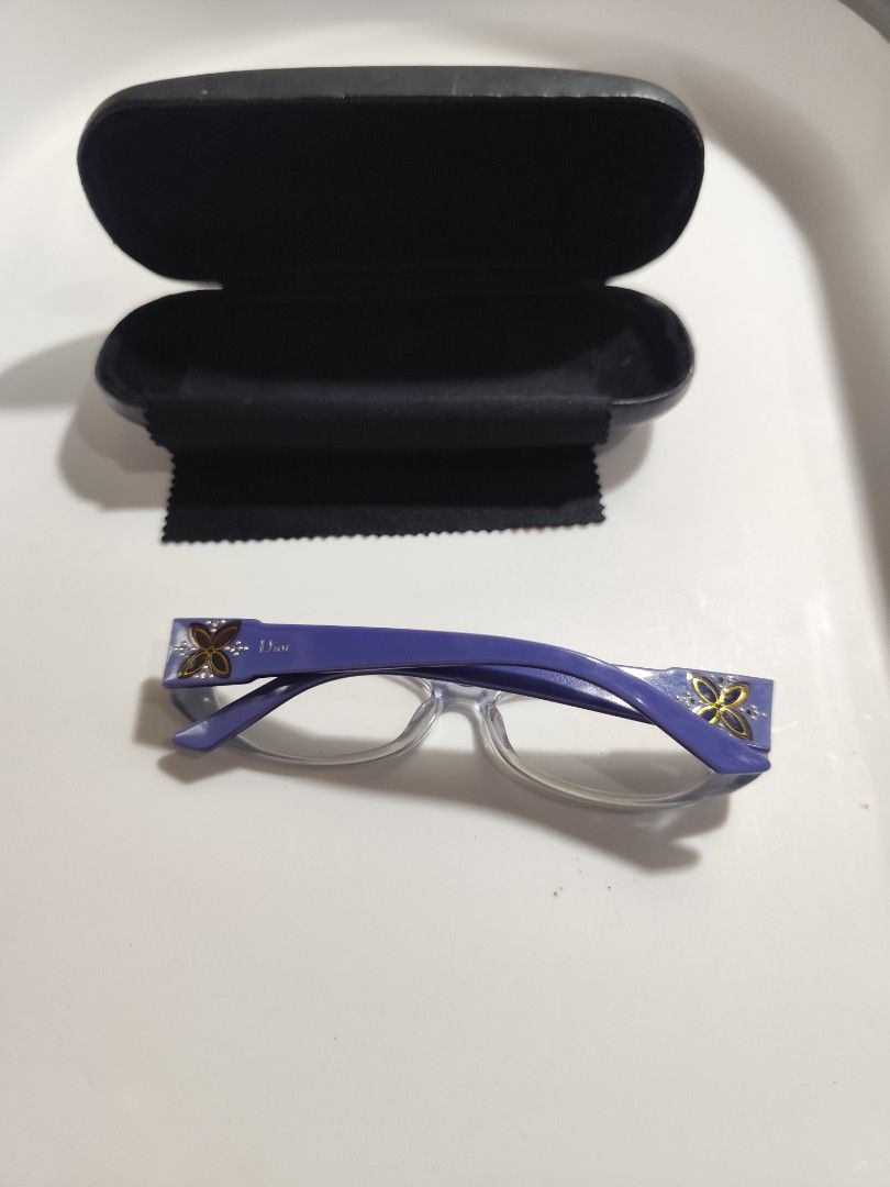 Christian Dior Purple Frame (Category: Sunglasses & Eyewear) located in Cebu City. Submitted by icoolectnsellect (Listing ID 1467146759, Image 2). Description: Issue: Dirt and RX lens. Bought at Garage Sale. Authenticity not Guaranteed, di ko alam if legit or Fake. Buy @ your own Risk. All EyeGlasses or Sun Glasses ay may Grado or Prescription Glasses. Please be careful para di masira mata nyo, you can change the lens and frame na lng kunin. Not 