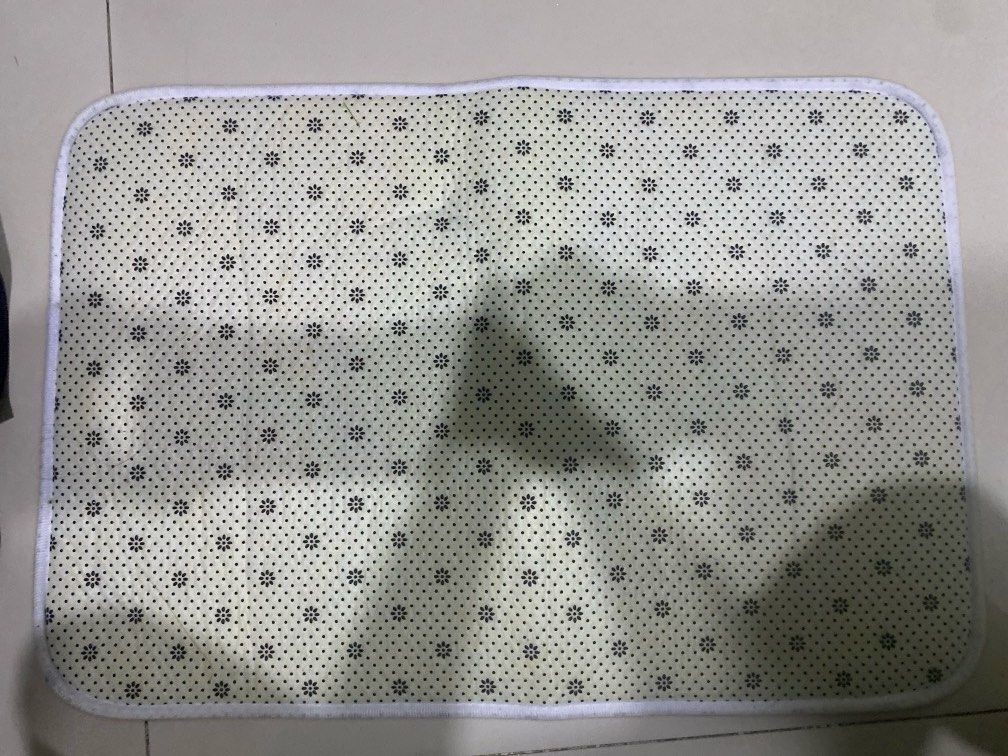Christmas non-slip mat (Category: Other Home Decor) located in Taguig. Submitted by ceej0915 (Listing ID 1467074929, Image 3). Description: christmas mat non slip.